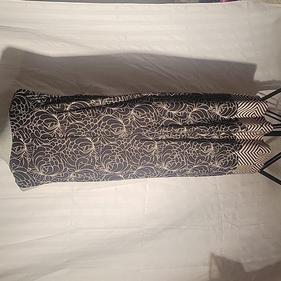 Lane Bryant Sleeveless Brown & Beige Floral Dress, Size: 22/24 - Picture 4 of 7